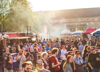 Einmal um die Welt snacken: Street Food Festival findet auf dem Festplatz statt